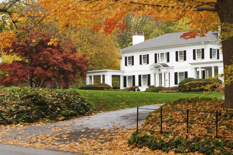 8 easy tips to prepare your home for the fall season